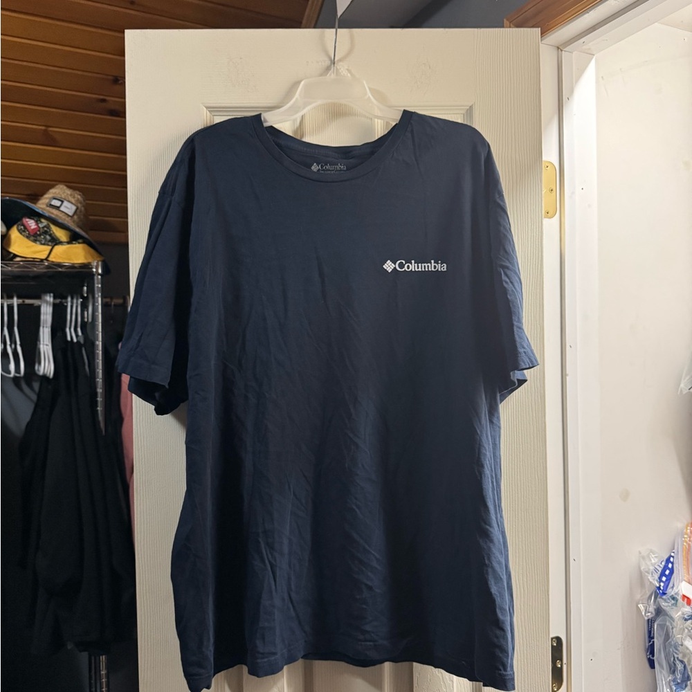 Columbia Men's Dark Blue Short Sleeve Tee
